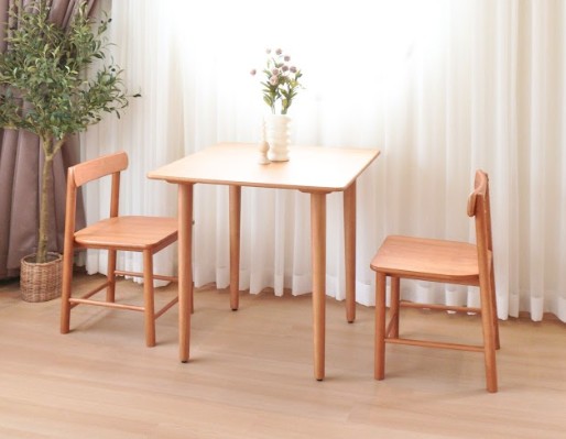 โต๊ะทานข้าวไม้ยางพาราแท้ 4 ที่นั่ง MAAI DESIGN  รุ่น HARU TABLE  สีโอ๊ค